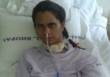 the girl who was pushed out of moving train comes out of coma