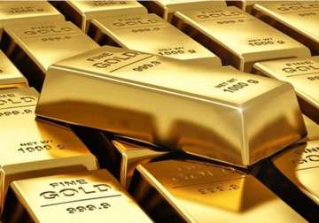 two held for smuggling gold worth about rs 1 cr at airport