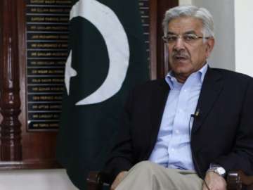 we are capable of responding to indian actions on border says pakistani defence minister