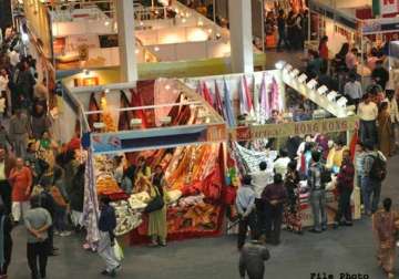 artist bats for women entrepreneurship at trade fair