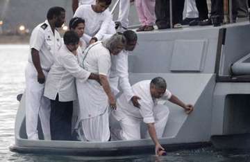 gandhi s ashes scattered off south african coast 62 years after his death