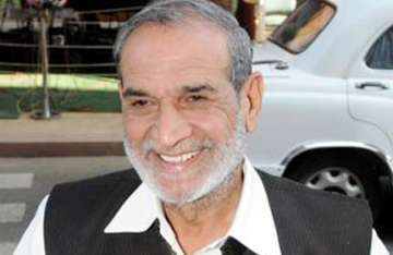 delhi court grants bail to sajjan kumar