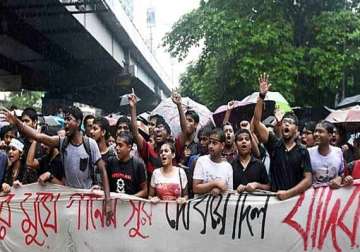 teachers hit kolkata s streets in support of jadavpur students