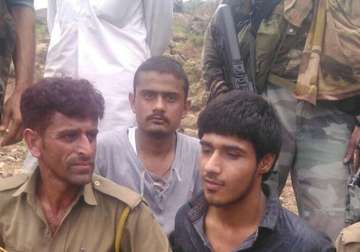 i am the unfortunate father of terrorist naved claims a pak man