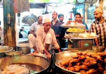 4 day ban on meat sale in mumbai stokes controversy