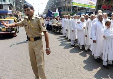 mumbai cops thrash two muslim youths ask them to go to pakistan