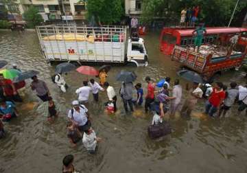 mumbai rain schools colleges to remain close today
