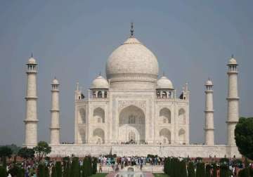 taj mahal sparkles after spell of shower