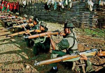 c garh one naxalite held two others surrender in dantewada