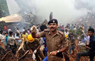 mangalore crash dna experts dgca officials arrive