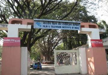 ftii crisis director dean differ on bouncers on campus
