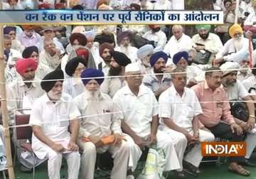 ex servicemen hold nationwide protests over orop delay