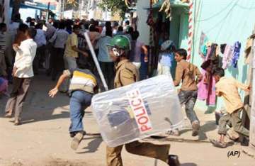 bandh paralyses life in non telangana regions of ap