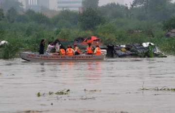 yamuna rising delhi govt asks people to be alert