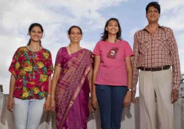kulkarni s to set world record of tallest family