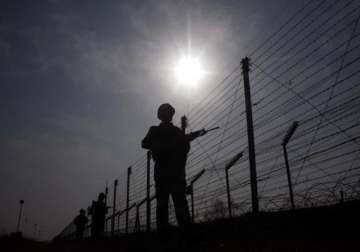 indian pakistani troops fire at each other across loc in kashmir