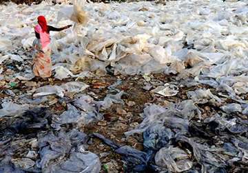 indian scientists turn plastic bags into car fuel