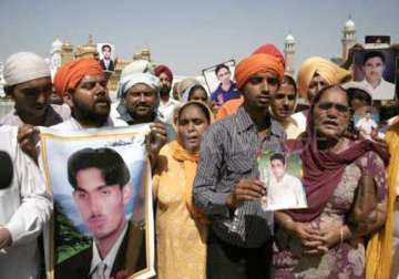 17 indians on death row in uae return to delhi