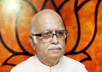 involve executive in appointment of judges says advani