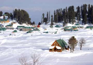 it s snowing in gulmarg pahalgam