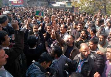 jk govt employees hold protest in jammu