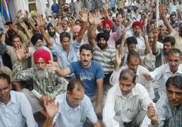 jammu and kashmir employees on three day strike