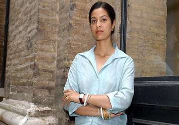 jhumpa lahiri s lowland shortlisted for top uk prize