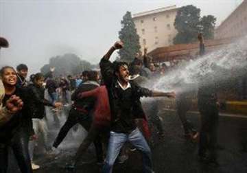 journalists face brunt of police action during protests