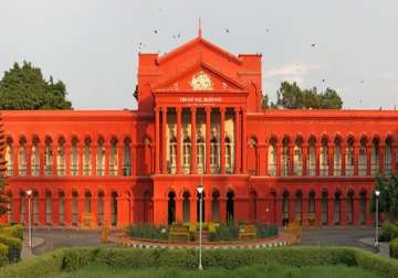 karnataka hc directs centre not to switch off analog channels till apr 5