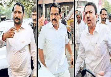 karnataka speaker sends showcause notice to ex ministers in porngate