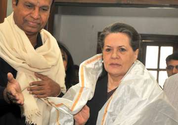 karunanidhi s emissary meets sonia gandhi