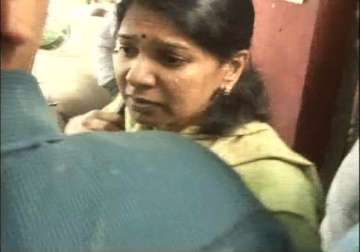 karunanidhi s daughter kanimozhi goes to tihar jail