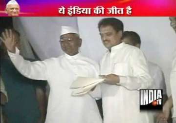 keep celebrations non violent anna hazare tells followers