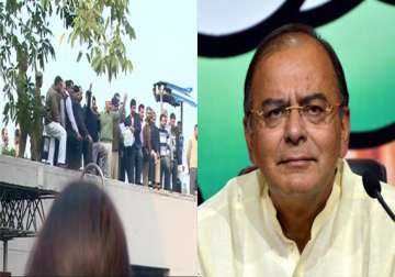 kejriwal govt becoming victim of its own gimmicky style arun jaitley