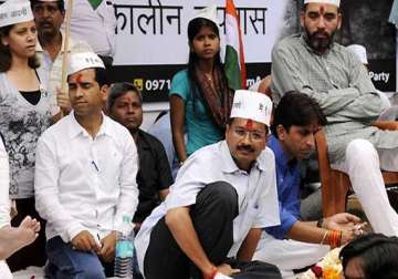 kejriwal s fast into 4th day health on decline