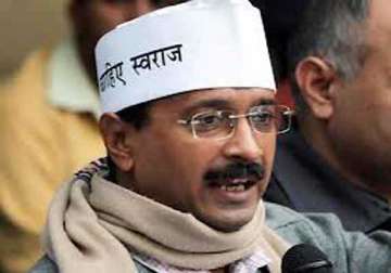 kejriwal threatens to call off gujarat visit if aap workers indulged in violence