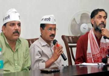 kejriwal to hold two day road show from today for yogendra yadav in gurgaon