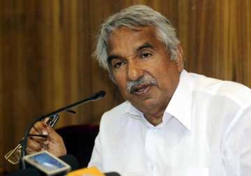 kerala cm hurt in stone pelting by ldf workers