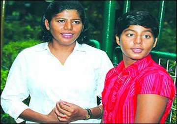 kolkata sisters swim across indian ocean