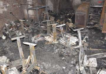 labourer killed in fire in factory in delhi