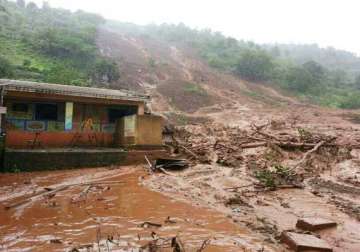 pune landslide 17 dead 160 trapped 400 ndrf personnel up for rescue operation