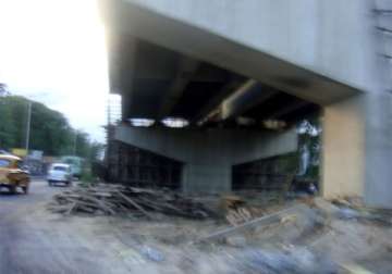 large portion of kolkata flyover collapses