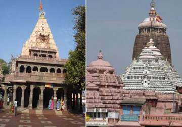 large turnout of devotees on new year in mumbai ujjain puri temples