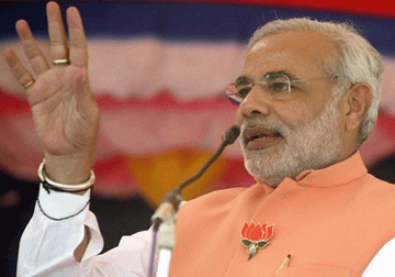 let indians stand united says modi