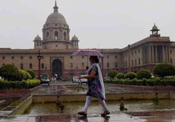 light rains predicted in delhi