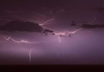 lightning kills five farmers in godda