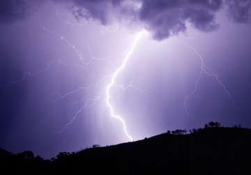 lightning kills five in odisha.