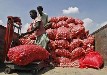 mp govt refuses to take blame for spiralling onion prices