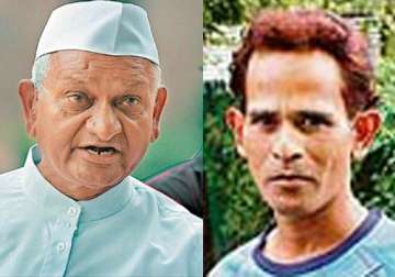 m s dhoni s elder brother bats for anna hazare