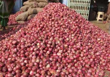 maha govt promises to supply onion to delhi on priority thomas